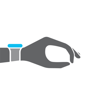 Illusztráció egy tölcsérszerűen összezárt kézfejjel, a csuklón Apple Watchcsal
