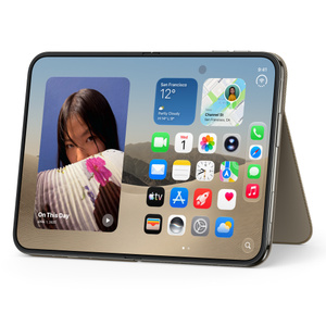 灰褐色 (棕灰色) iPhone Duo 企架摺套，橫向放置，內螢幕完全打開，並由展開的企架支撐