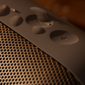 Top view of the Beats Pill Bluetooth® Speaker in Champagne Gold. 
