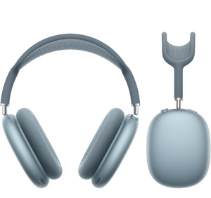 蓝色 AirPods Max 2 包耳式头戴耳机，展示铝金属耳罩、耳垫，耳罩和头带通过伸缩套杆相连。
